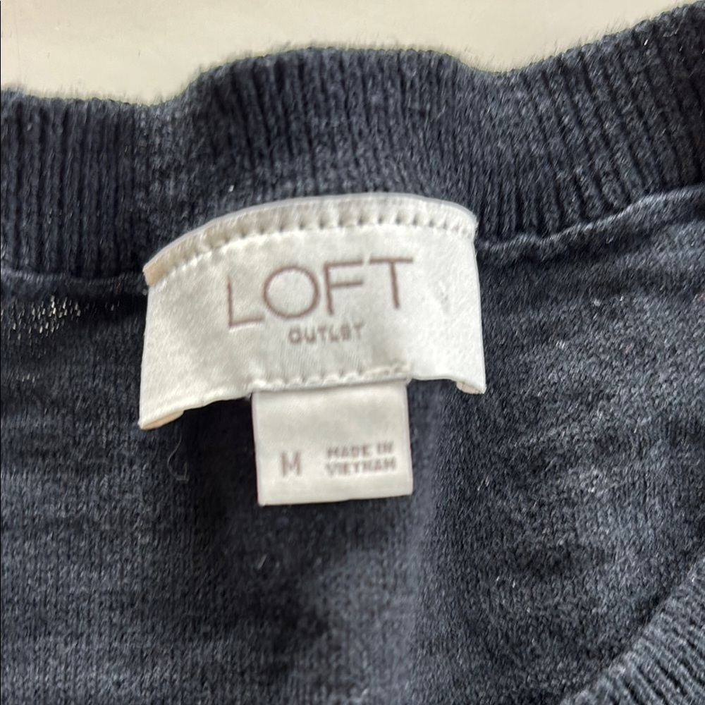 🌺LOFT Black Short Sleeve Tee - Picture 2 of 4
